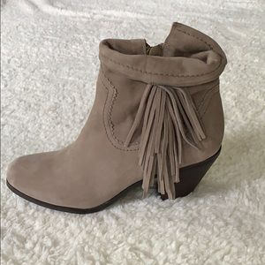 Sam Edelman gray fringe booties